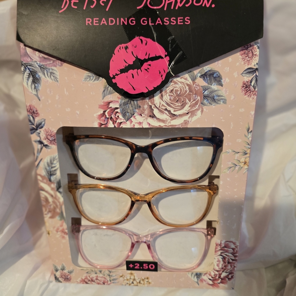 Betsey Johnson Reading Glasses Set - Picture 1 of 4